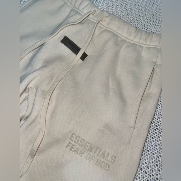 Fear Of God Essentials Sweatpants in off white - Picture 2 of 4
